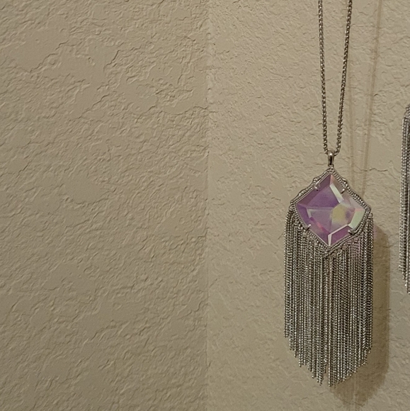 NWT KENDRA SCOTT FACETED DICHROIC SILVER NECKLACE - Picture 13 of 15